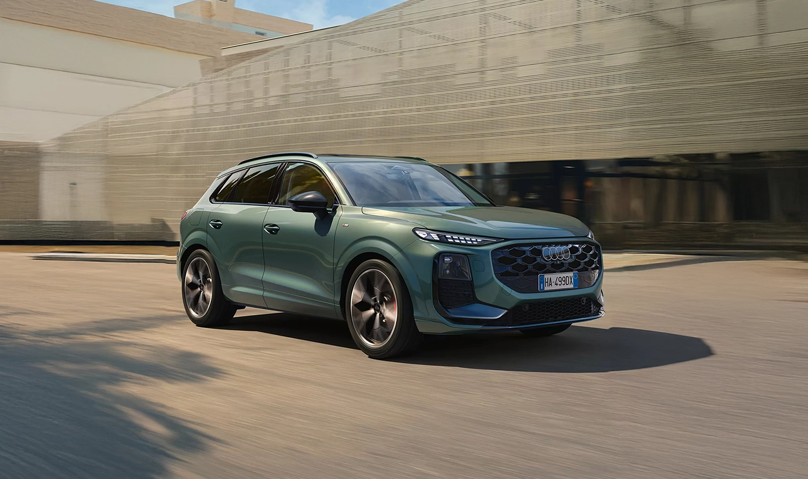 Nuova Audi Q3. Emozione, tecnologia, connettività: il nuovo SUV Audi.