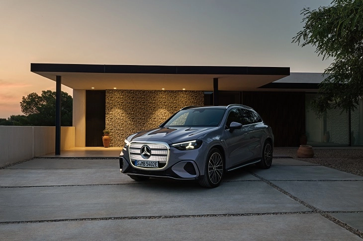 Nuova Mercedes-Benz GLC elettrica: prezzi a partire da 72.588 euro nella versione GLC 400 4MATIC ADVANCED