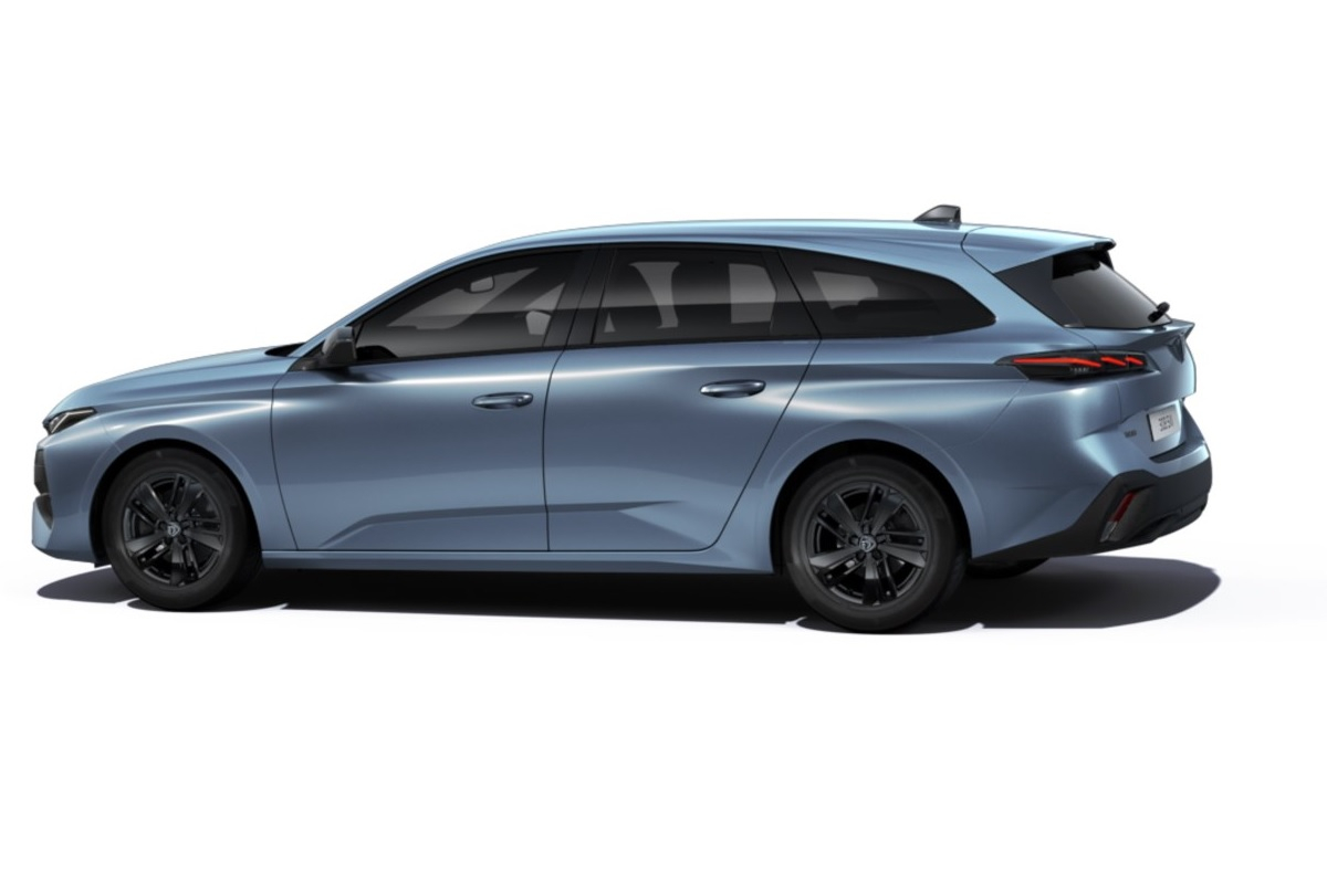 3 - Peugeot 308 III 2025 SW 1.5 bluehdi Style s&s 130cv eat8